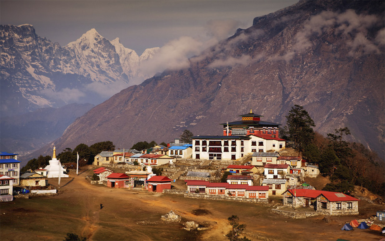 Доле непал. Тенгбоче Непал. Монастырь Тьянгбоче Непал. Монастырь Тенгбоче. Непал. Гималаи.. Деревня Пхакдинг Непал.